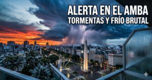 Tormenta gigante y rayos sobre el Obelisco de Buenos Aires anunciando alerta naranja y un brutal descenso de temperatura en el AMBA.