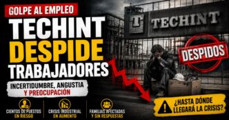 Miniatura sobre los despidos en Techint con un trabajador afectado frente a una planta industrial y un gráfico descendente que representa la crisis del empleo.
