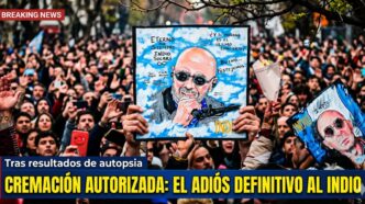 Multitudinaria despedida al Indio Solari. Carteles de fanáticos tras la autopsia oficial que confirmó el ACV y la autorización de la Justicia para su cremación.