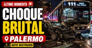 Choque en Palermo entre un auto destruido y un colectivo de la línea 111 en avenida Santa Fe