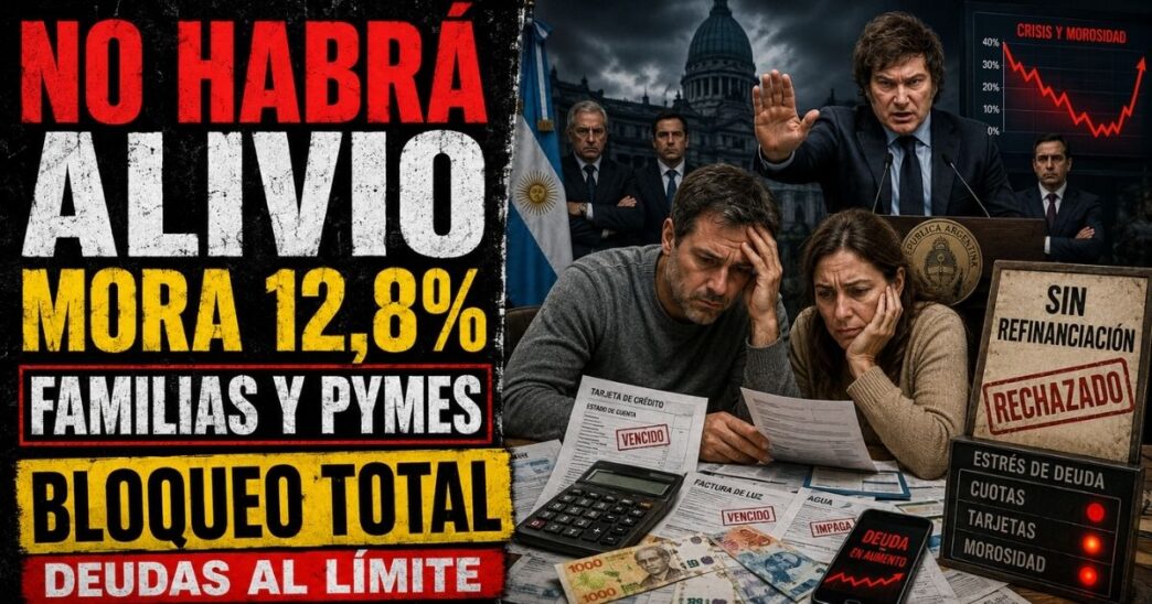 Conductor en el estudio de noticias de Info del Plata Noticias presentando informe sobre el rechazo de Javier Milei a auxiliar a las familias endeudadas.