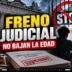 Fachada de los tribunales de Justicia con una pancarta en primer plano que proclama "Los niños no son peligrosos, están en peligro
